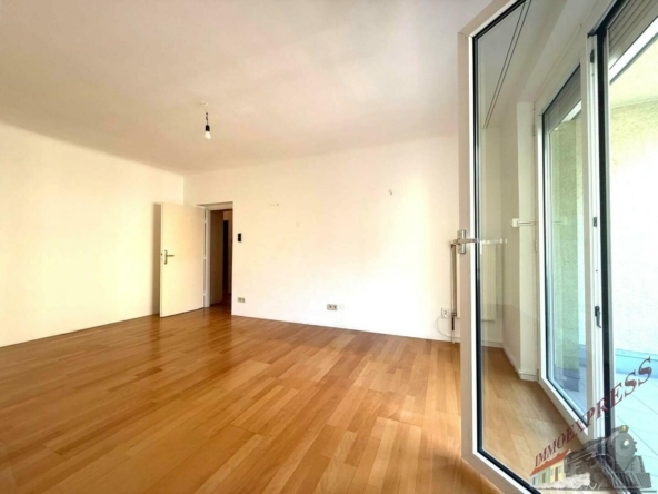 Wohnzimmer, Blick zu Vorraum