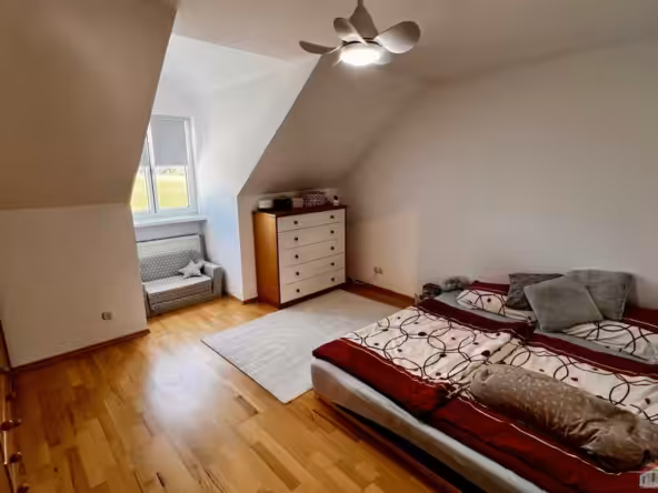Schlafzimmer OG