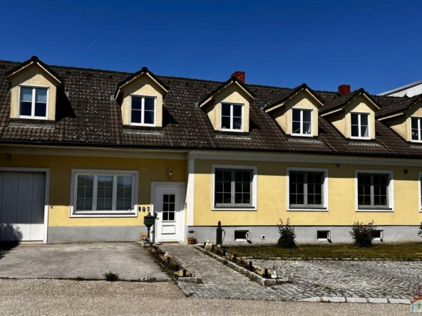 Frontansicht Landhaus
