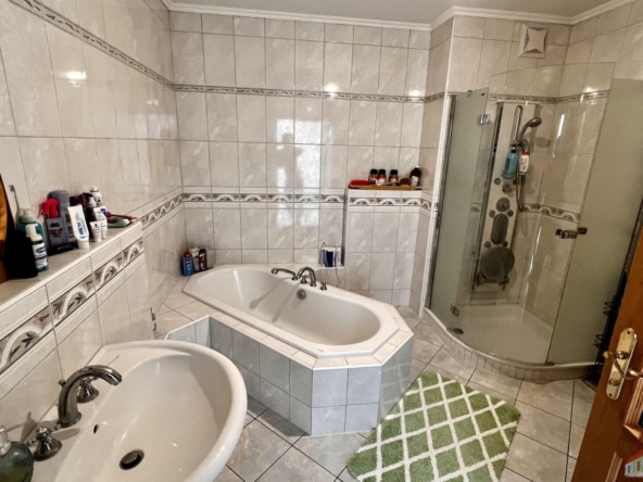 Badezimmer EG