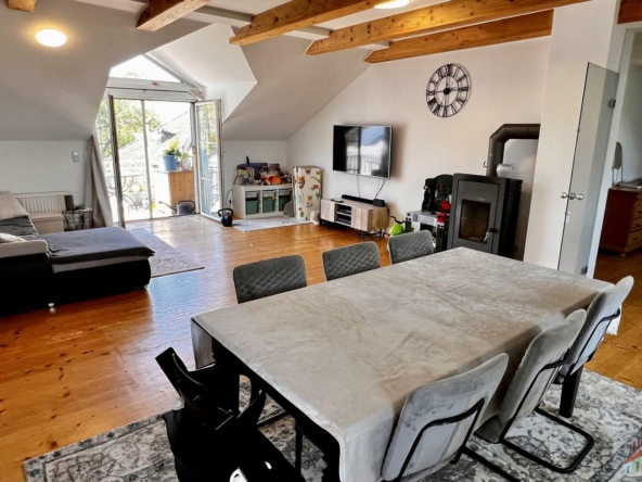 Wohnzimmer OG Blick Richtung Balkon