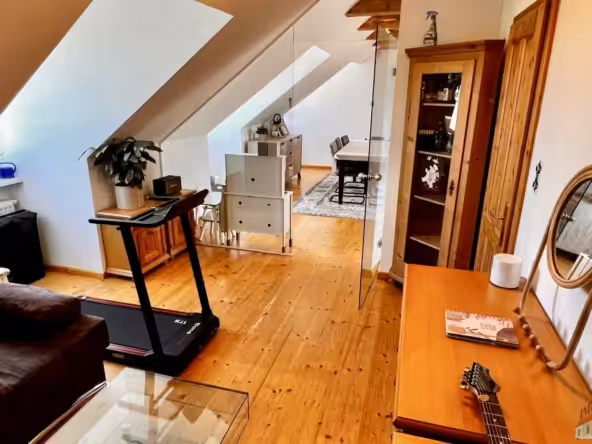 Büro/Fitnessraum OG mit Blick Wohnzimmer