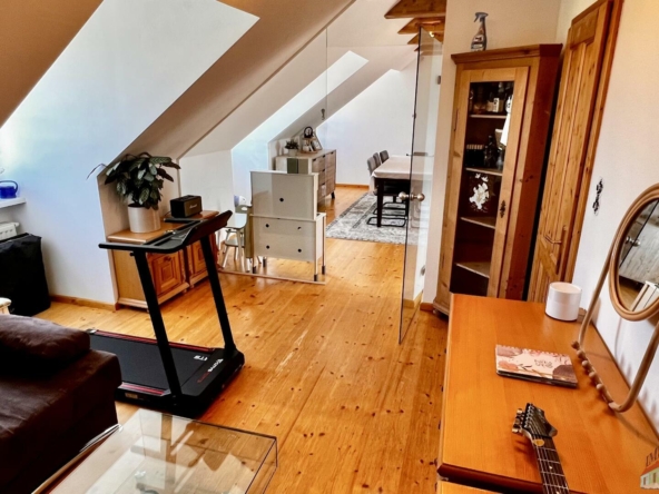 Büro/Fitnessraum OG mit Blick Wohnzimmer
