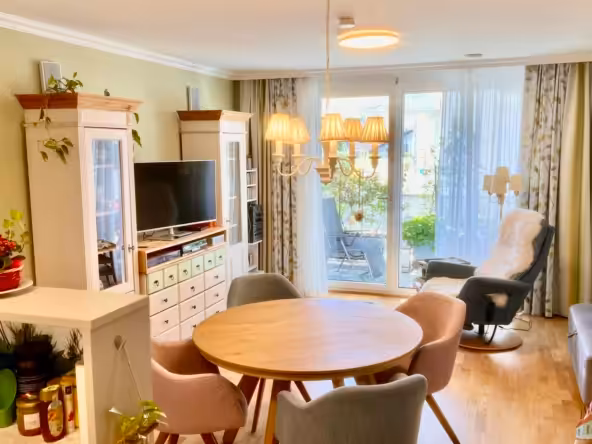 Blick von Küche Richtung Balkon