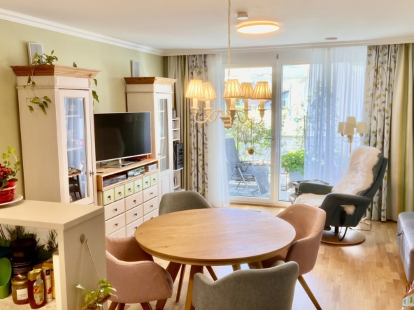 Blick von Küche Richtung Balkon