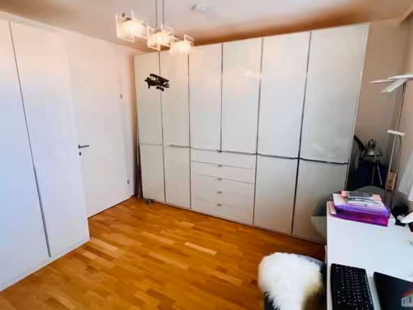 Zimmer/Büro Ansicht 1b