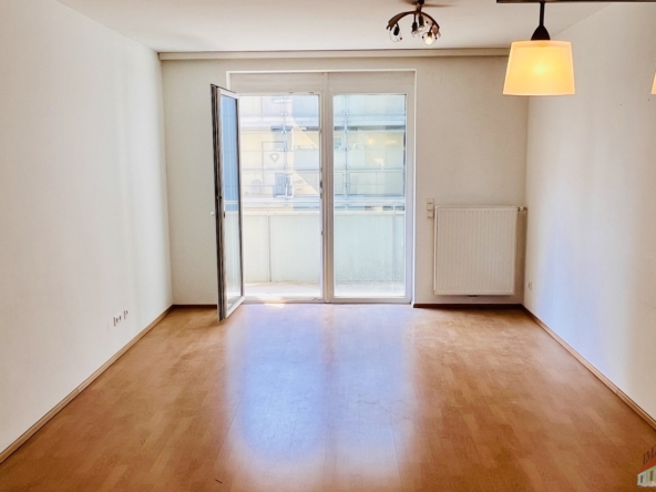 Wohnbereich Blickrichtung Balkon